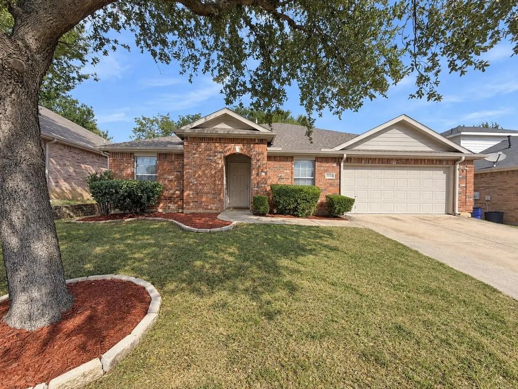 1314 Maple Terrace Drive, Mansfield