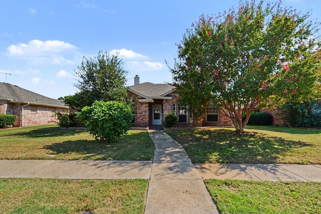 1306 Woodmont Drive, Allen