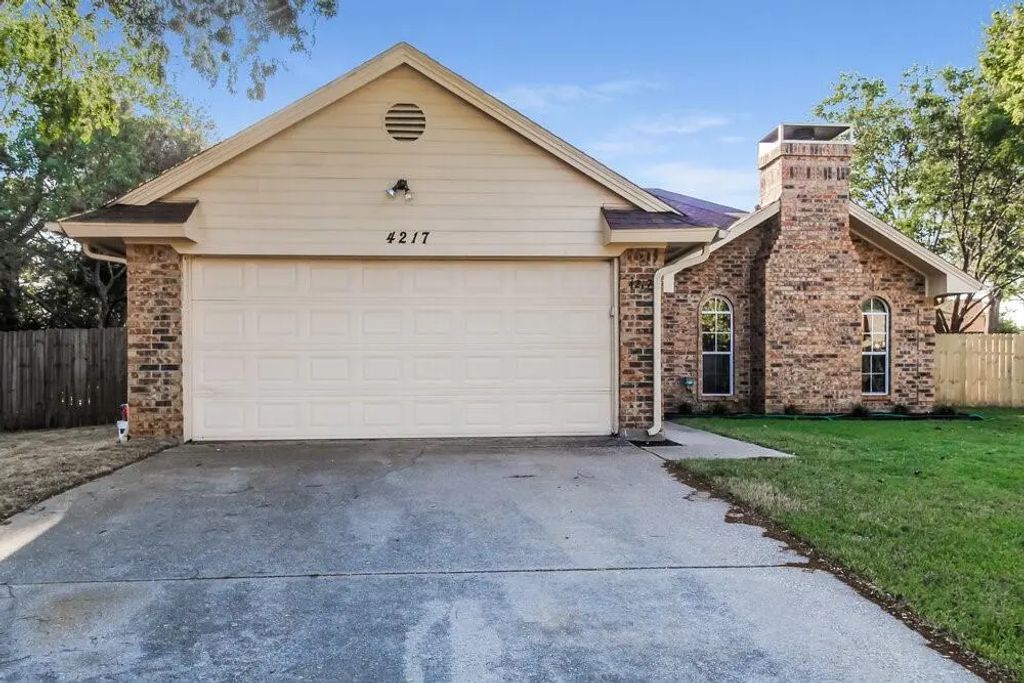 4217 Glen Hollow Circle, Arlington