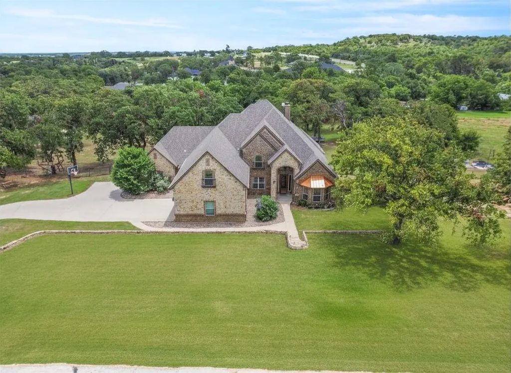 108 Oak Creek Drive, Springtown