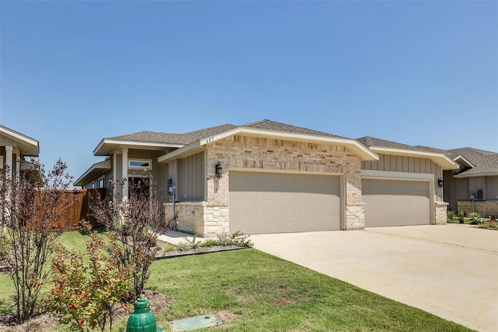 657 Blackland Drive, Venus