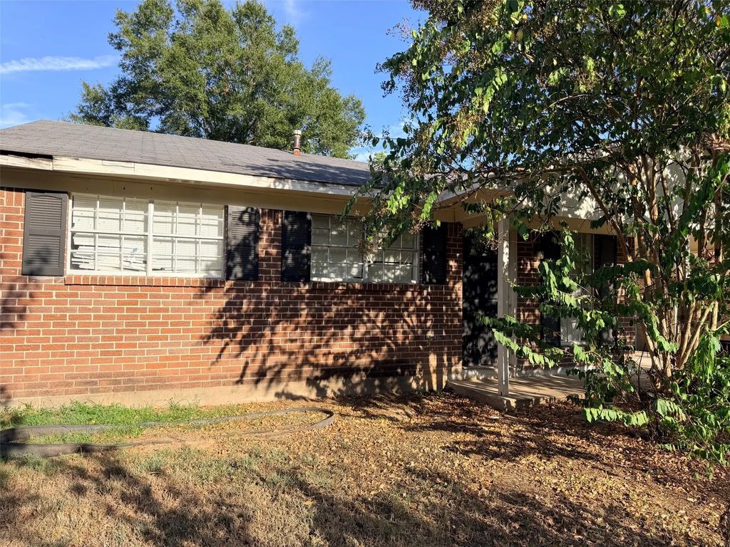 2055 Linear Street, Shreveport