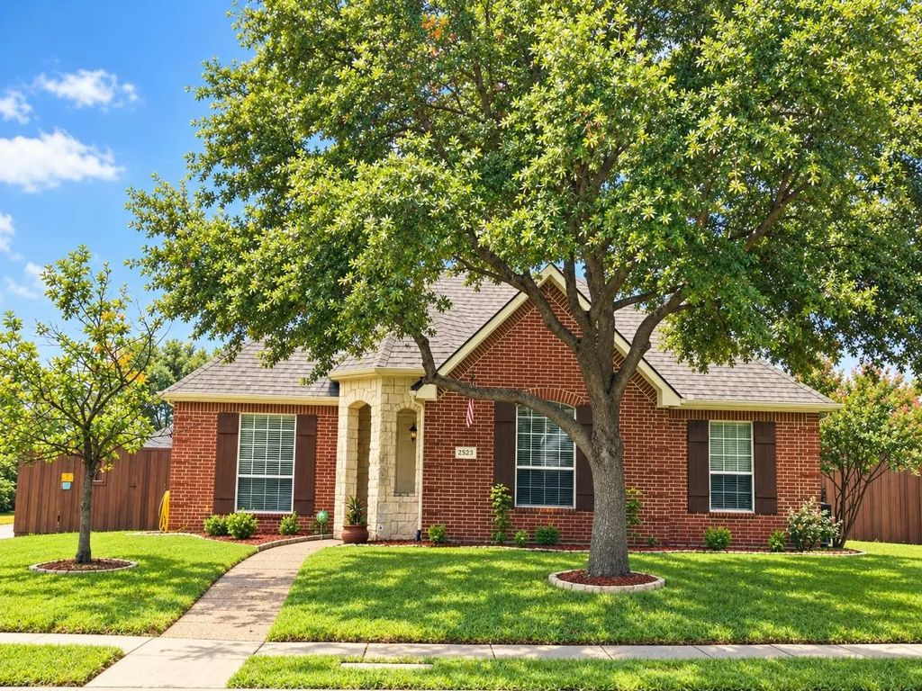 2523 Brazos Drive, Frisco