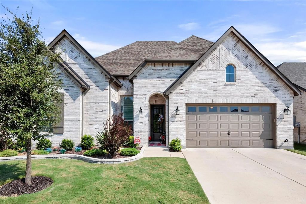 437 Lost Creek Trail, Waxahachie