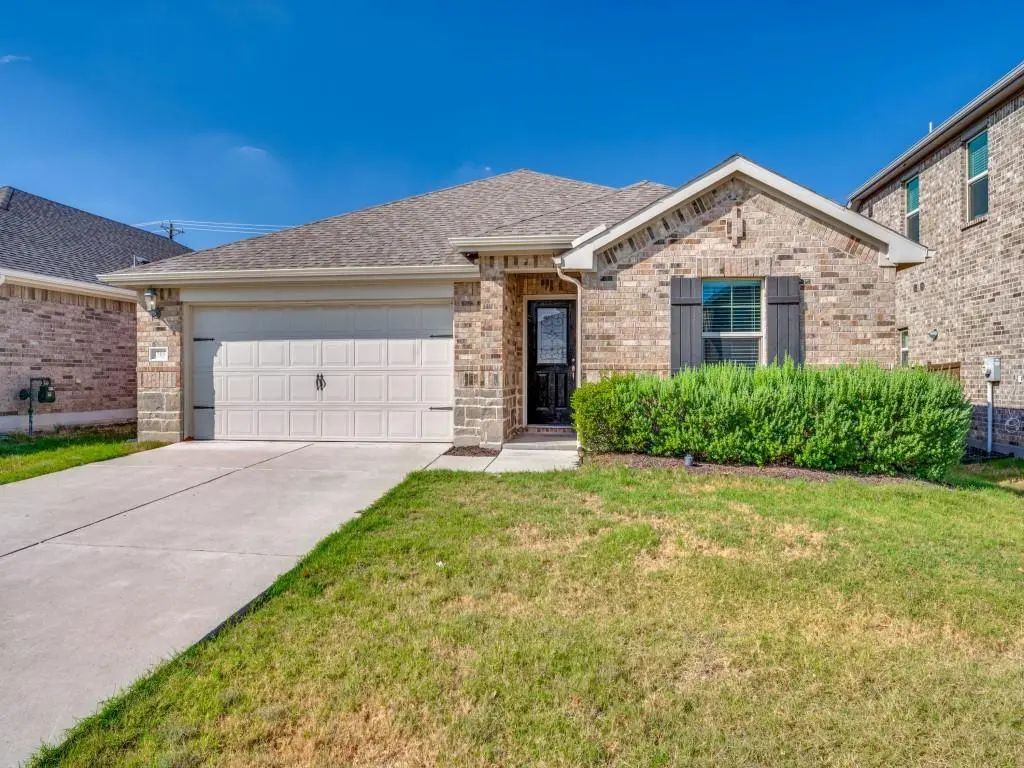 1705 Gold Mine Trail, Aubrey