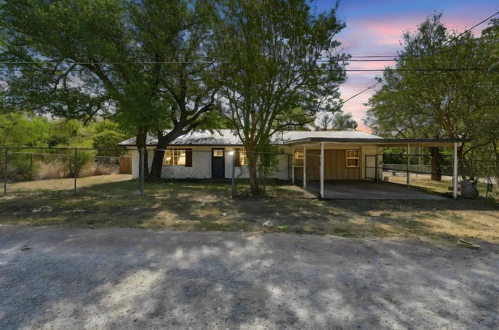 102 Creek Drive, Whitney