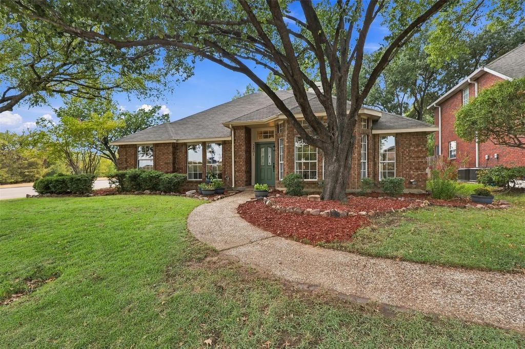 2801 Buena Vista Court, Carrollton