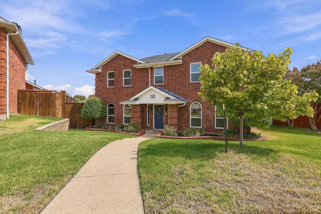 2506 Barger Court, Sachse