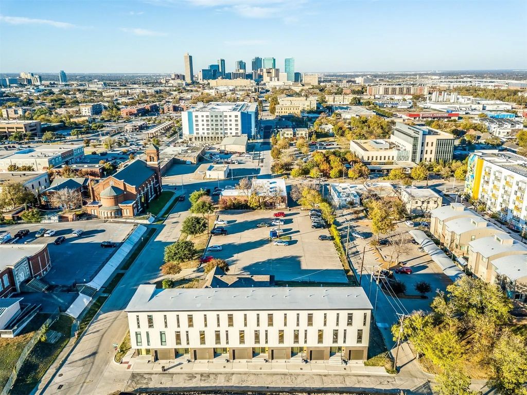 444 W Morphy Street, Fort Worth