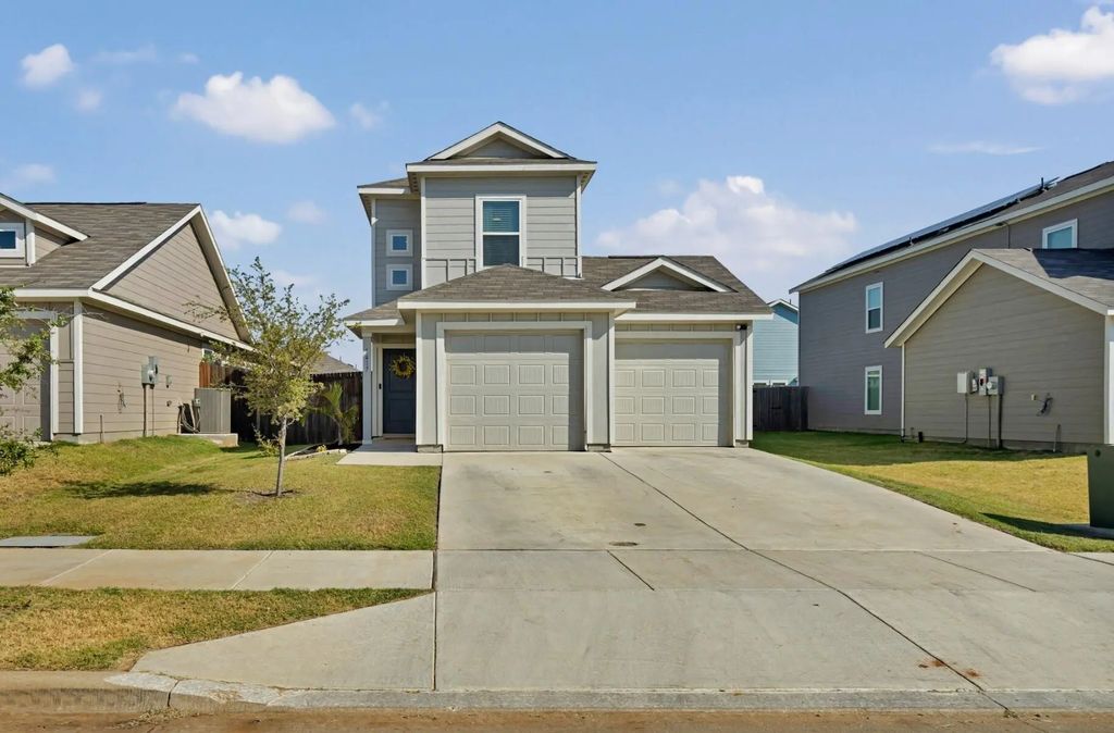 1417 Silver Spruce Lane, Fort Worth