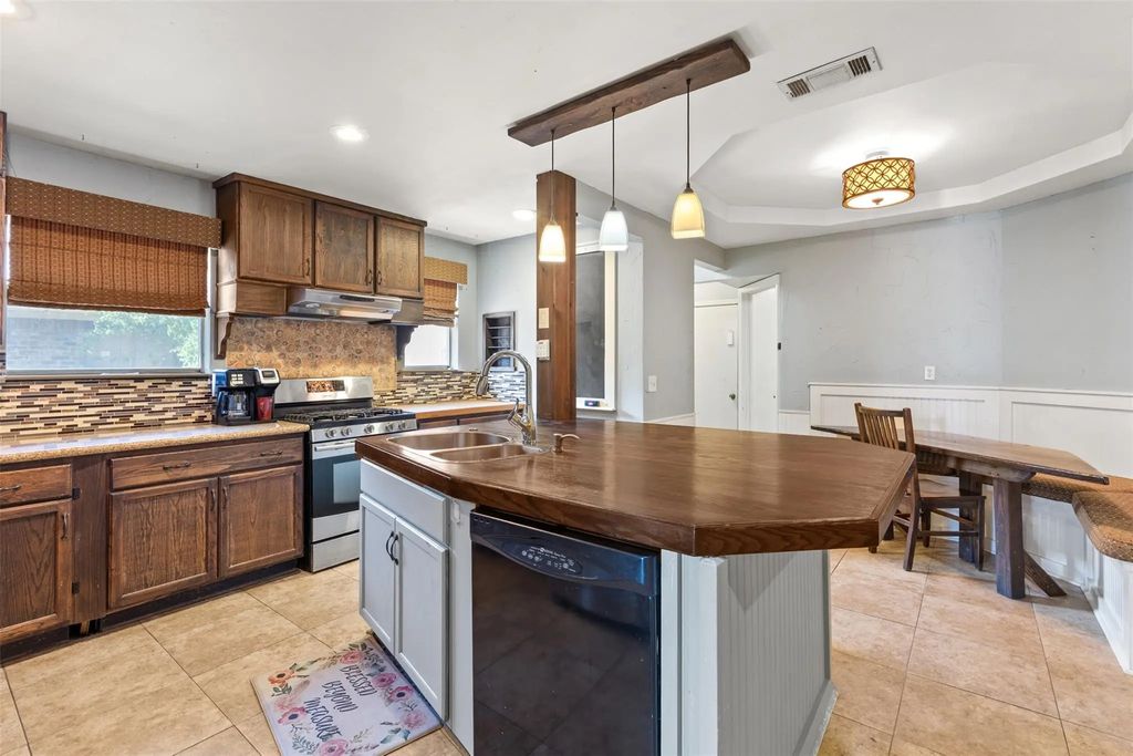 703 Spring Brook Drive, Allen