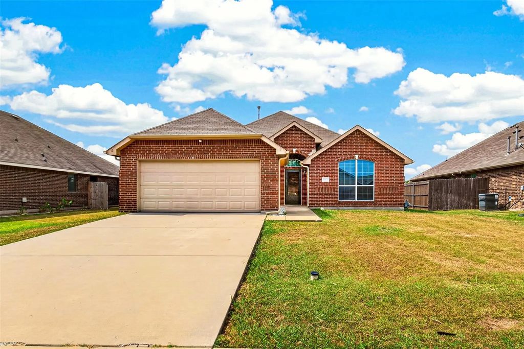 1909 Meadowlark Lane, Royse City