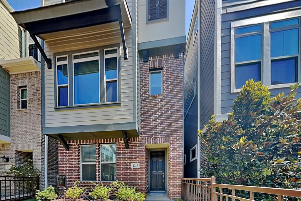 2727 Flowering Peach Lane, Dallas