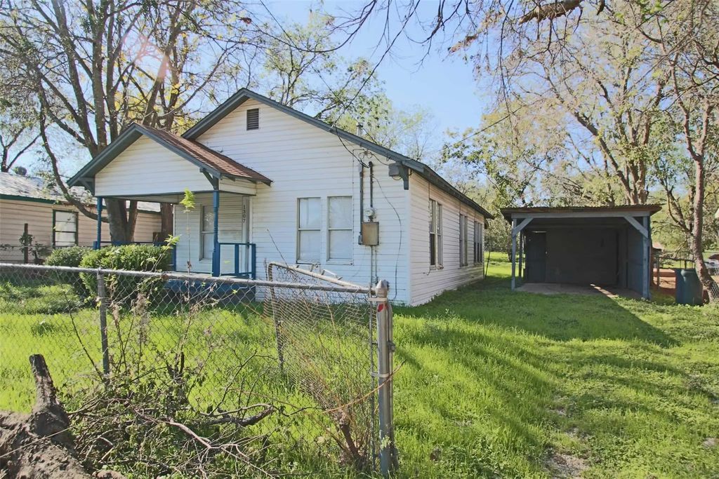 1307 Joslin Street, Cleburne