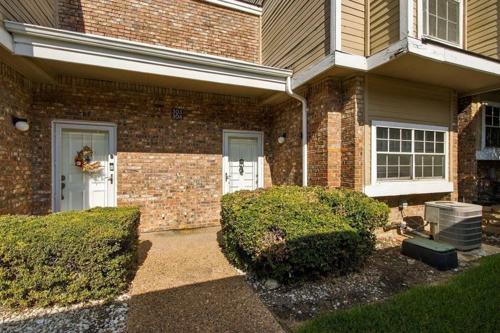 3550 Country Square Drive 304, Carrollton