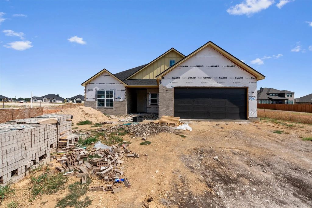 1312 Tahonta Drive, Hewitt
