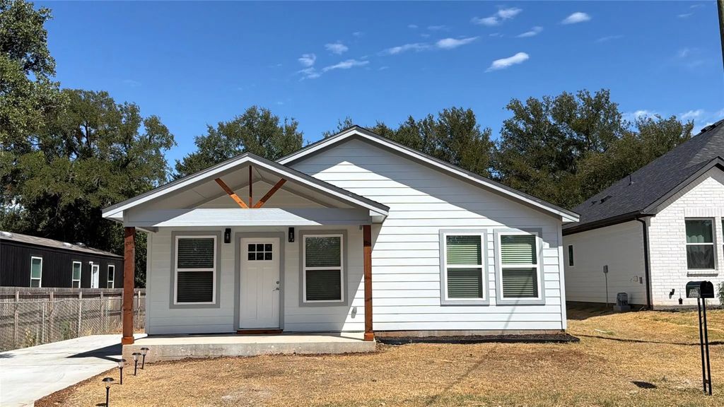 3007 Rockwood Drive, Granbury