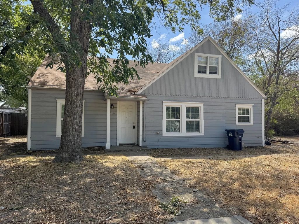 315 W Congress Street, Denton