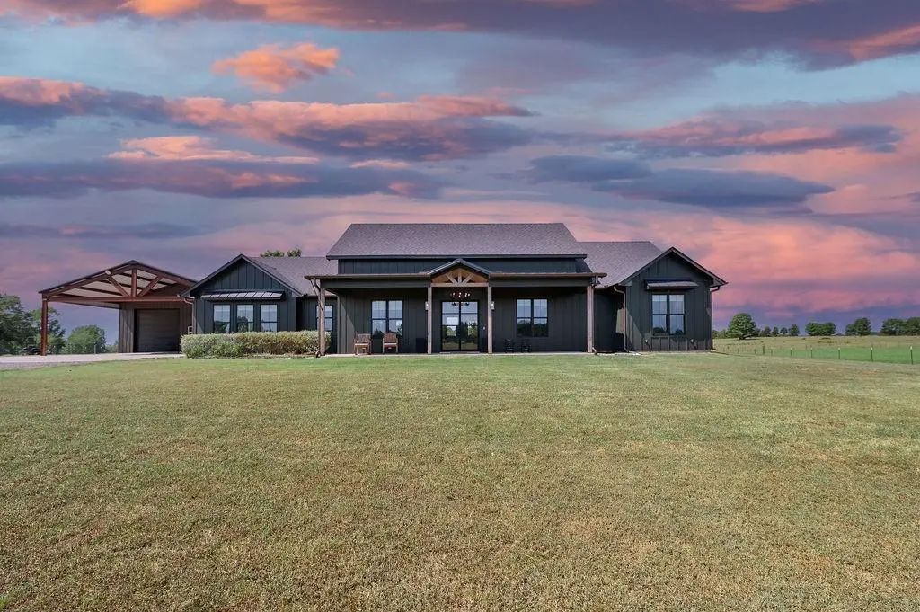3528 S Fm 2659, Hawkins