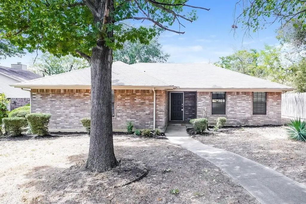 2027 Cherrywood Lane, Denton