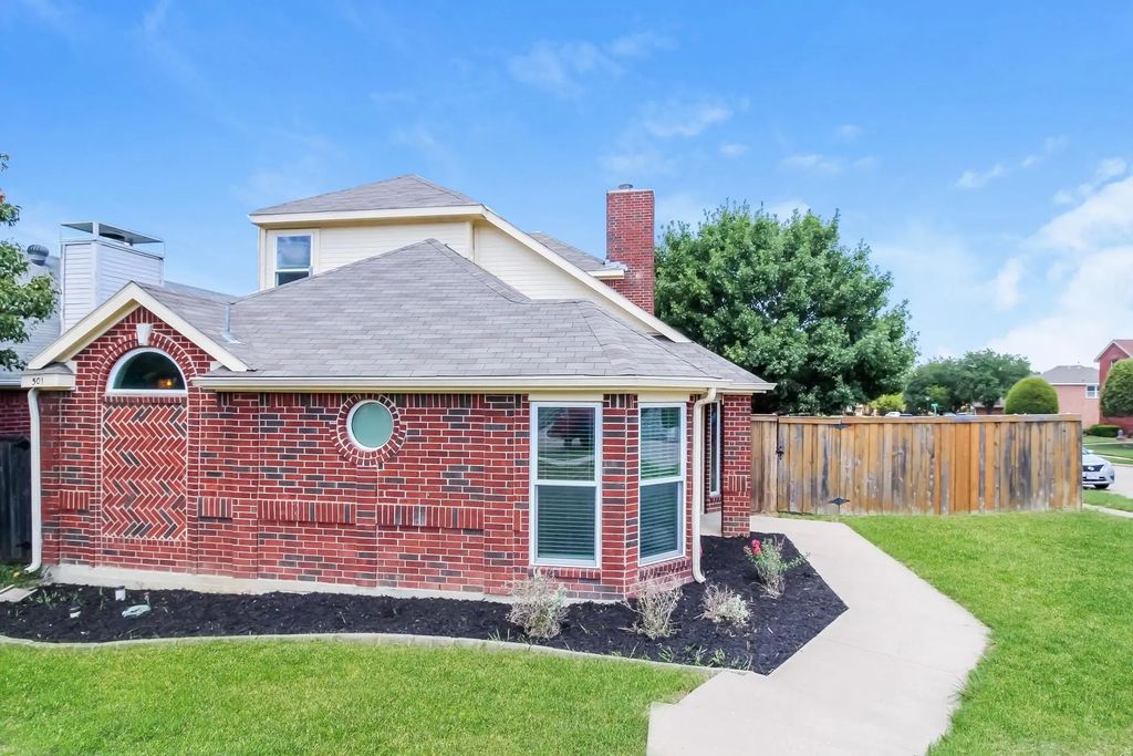 501 Timber Way Drive, Lewisville