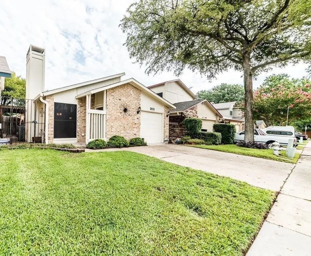 2915 Canis Circle, Garland
