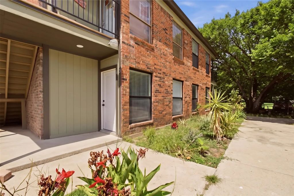 908 Isbell Road A, Fort Worth