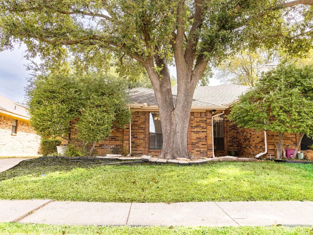 2016 Hearthside Lane, Garland