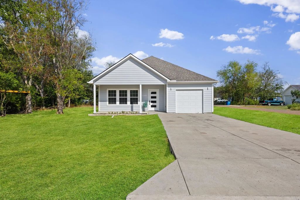 100 Browning Circle, Gun Barrel City