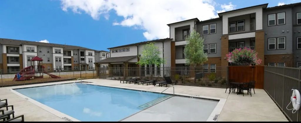 4800 W Illinois Avenue 3322, Dallas