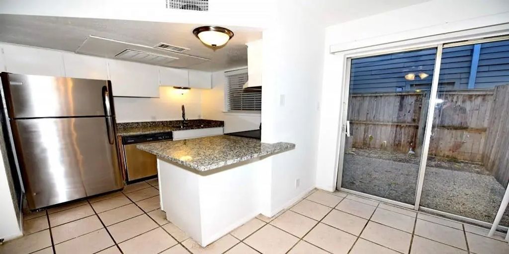 4033 Gilbert Avenue 103, Dallas