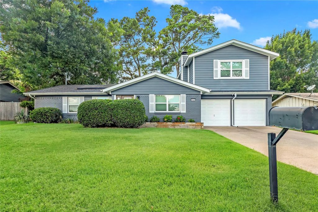 1129 Birch Street, Hurst