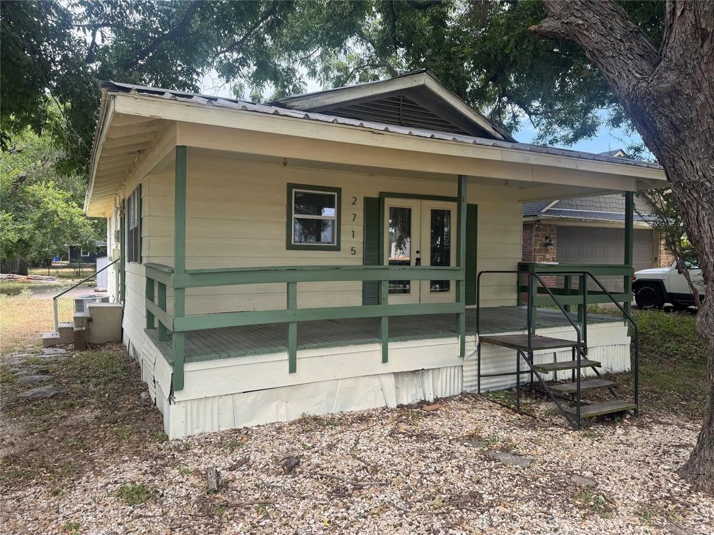 2715 S 2nd Street, Waco