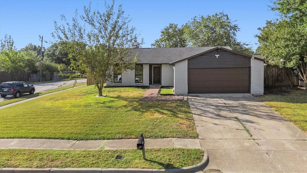800 Netherland Drive, Arlington