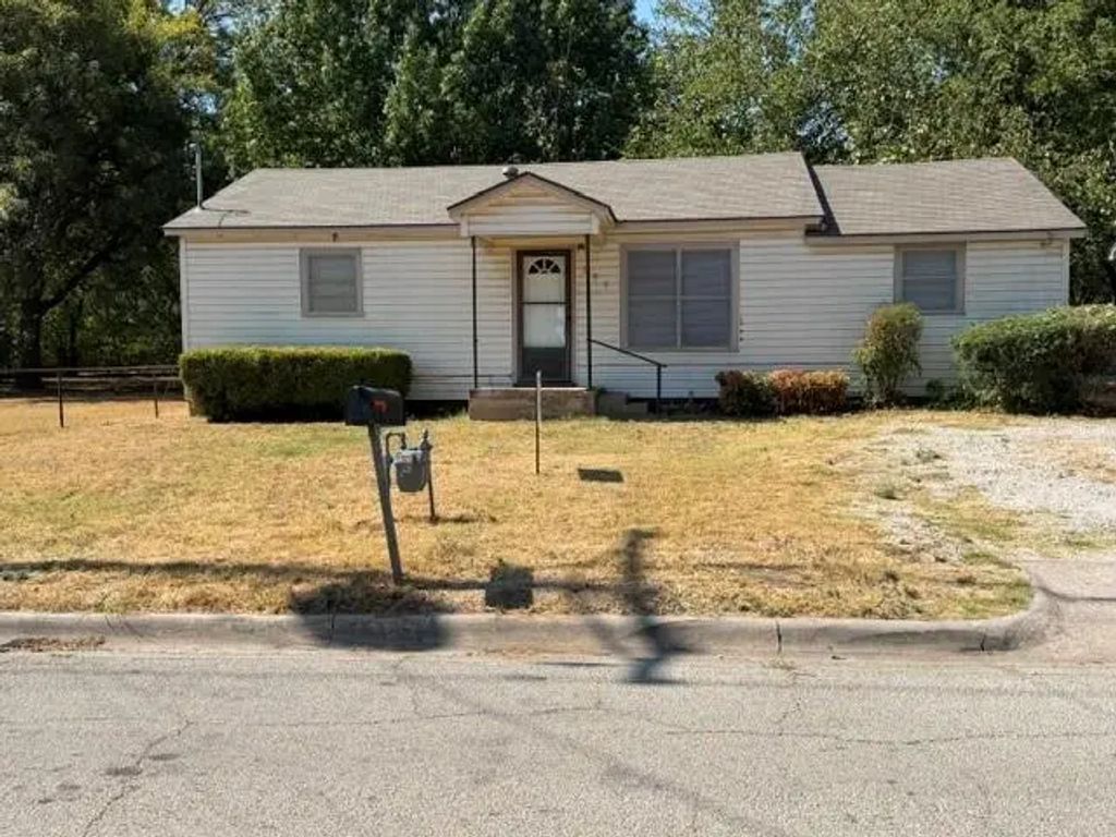 206 E Nelson Street, Bowie