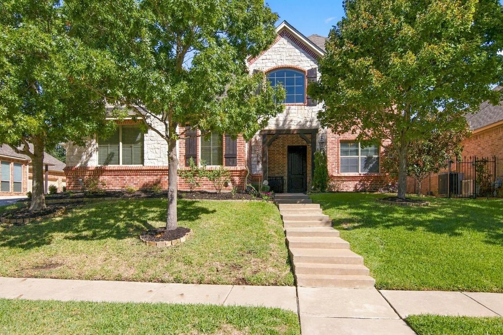 7004 Cherrybark Lane, North Richland Hills