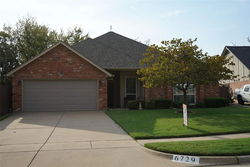 6729 Lucas Lane, North Richland Hills