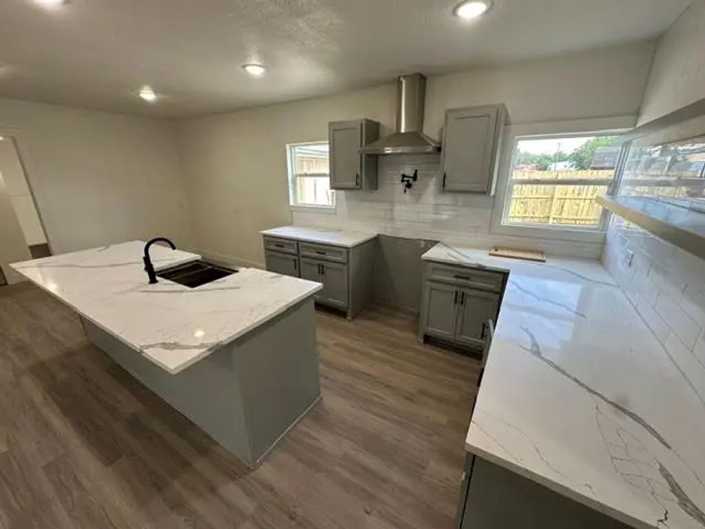 107 Mcarthur Lane, Cleburne