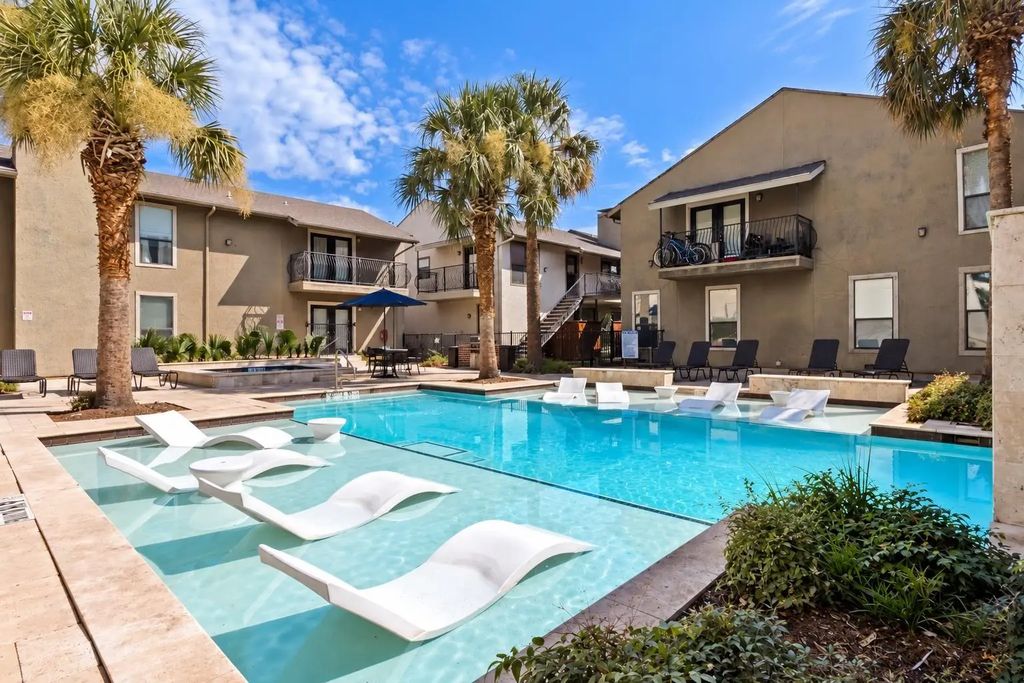 5806 Birchbrook Drive 210, Dallas