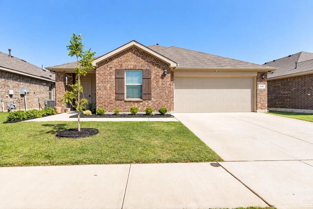 616 Sand Point Drive, Fort Worth