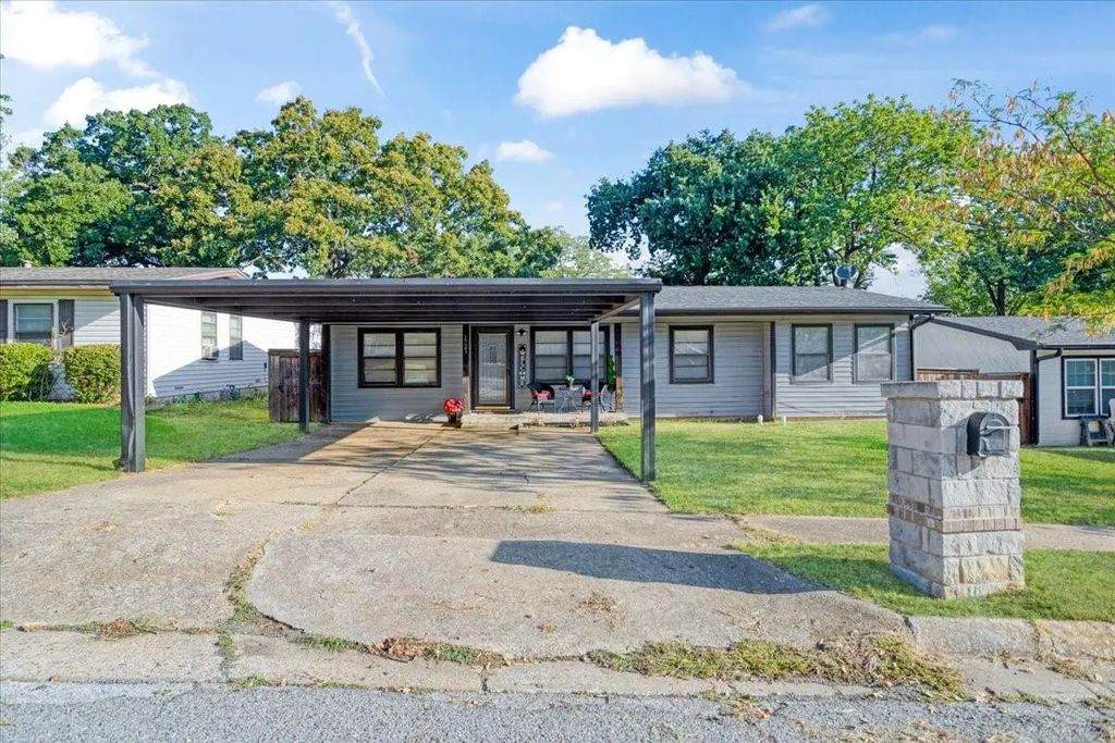 1721 Ridgewood Road, Denison