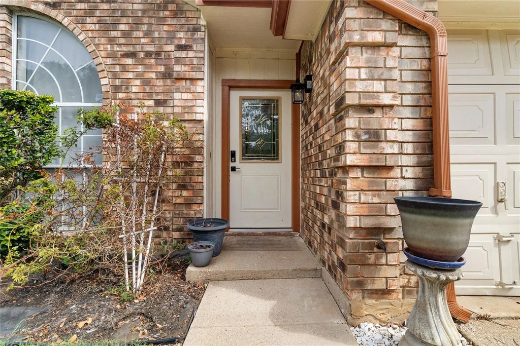 8825 Mystic Trail, Fort Worth