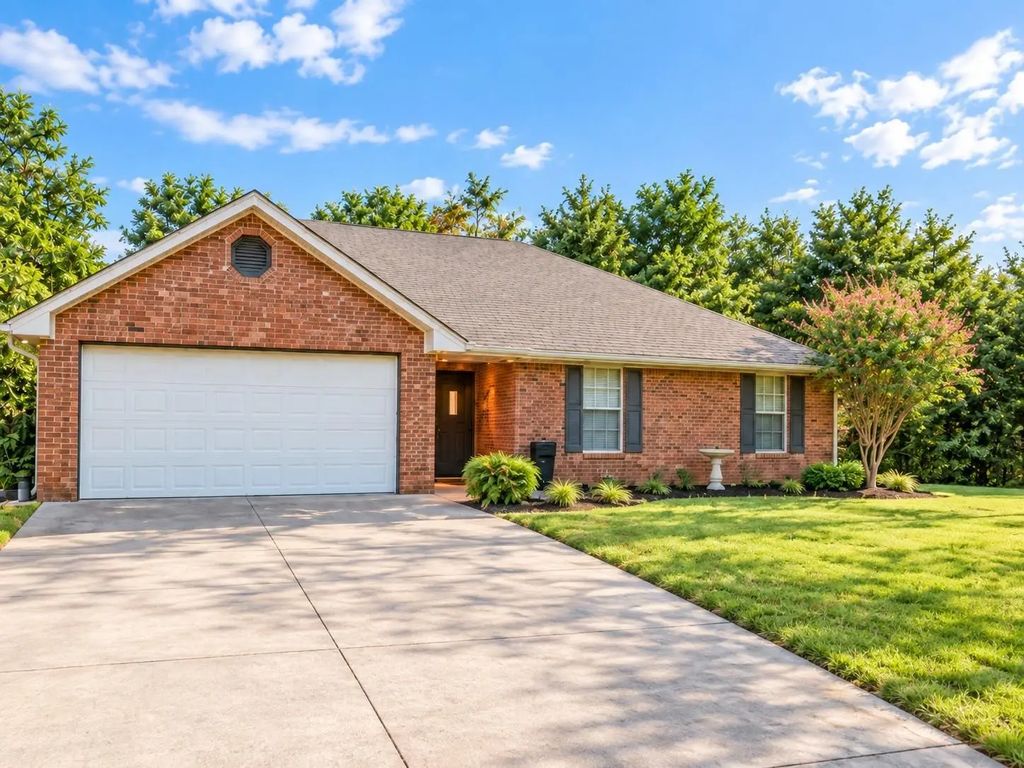 1107 Oxford Drive, Gainesville