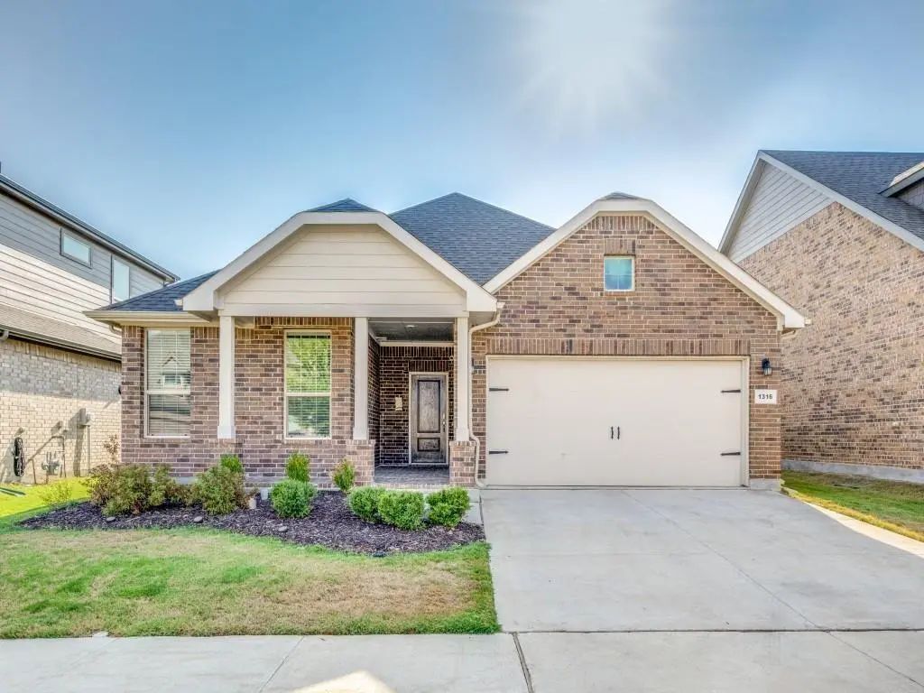 1316 Millerbird Way, Argyle