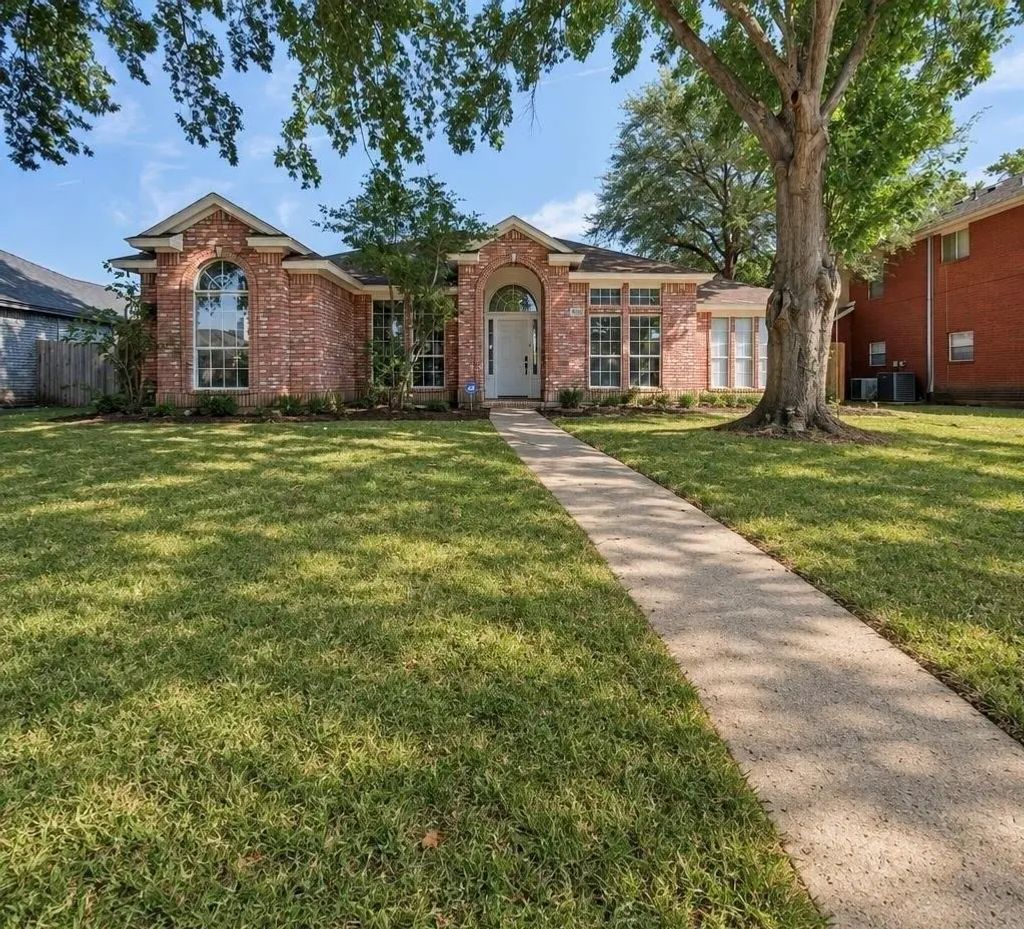 2912 Olympia Drive, Grand Prairie