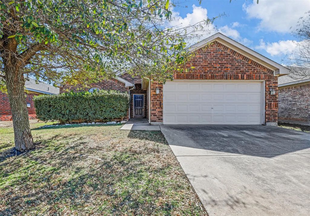 4541 High Cotton Trail, Fort Worth