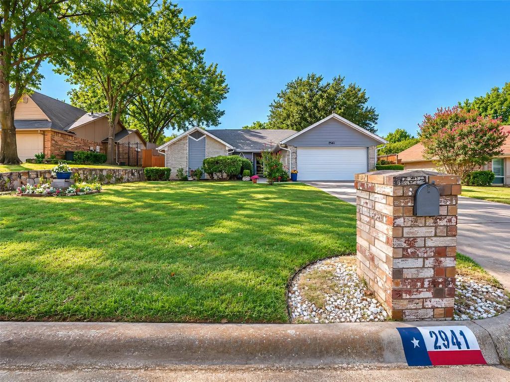 2941 Cresthaven Drive, Grapevine