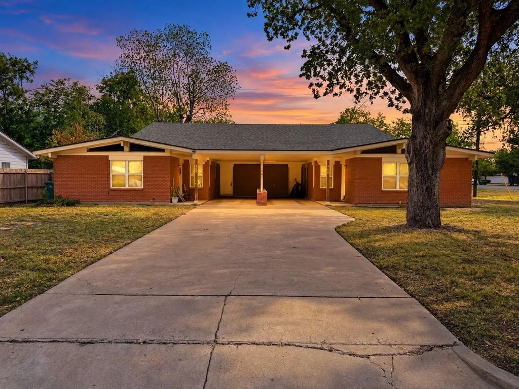 603 N Rita Street, Lacy Lakeview
