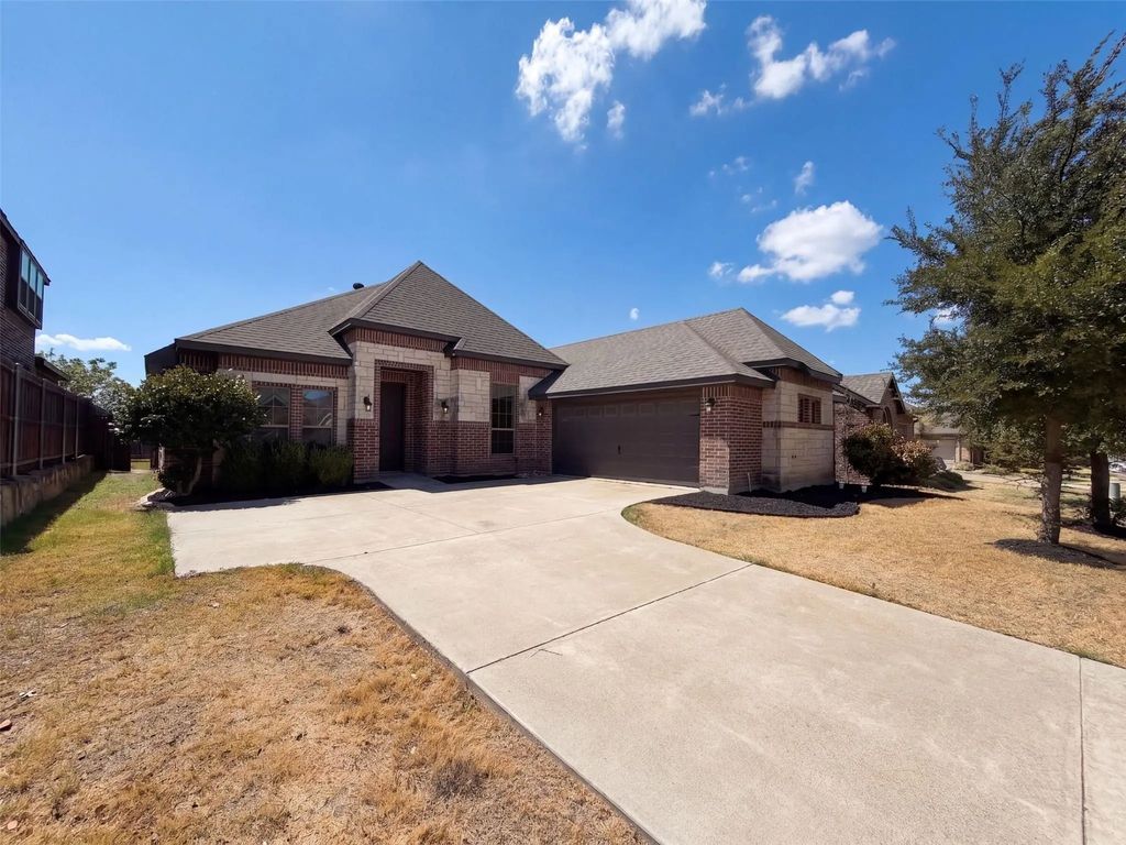 130 Red Pine Drive, Red Oak