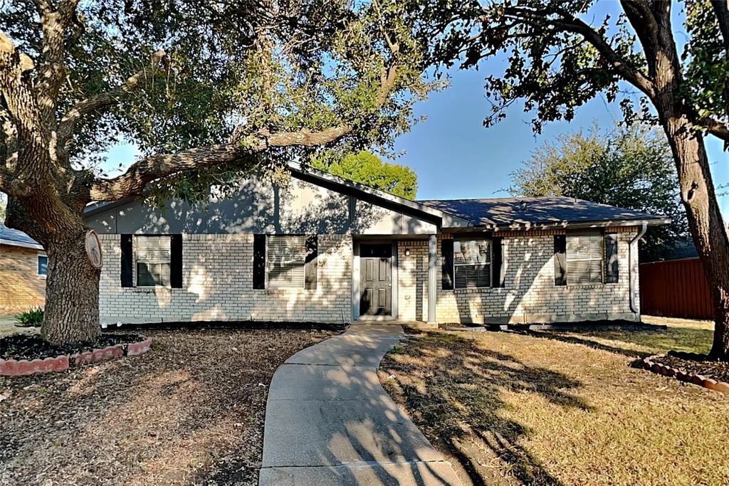 3905 Branch Hollow Drive, Plano